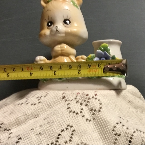Vintage Kitschy Bear with Flowers and Pot **Rare - Picture 9 of 10